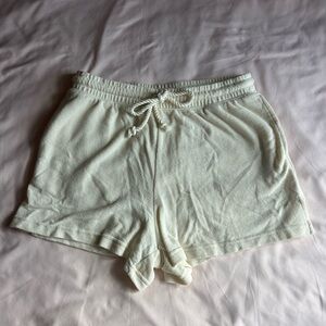 Universal Thread Cream Lounge Shorts – Size Medium